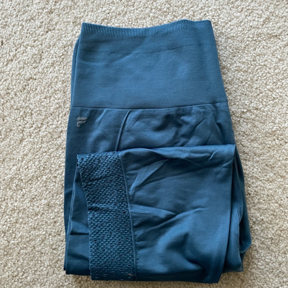 Fabletics Sync High-Waisted Perforated 7/8 Size XL leggings